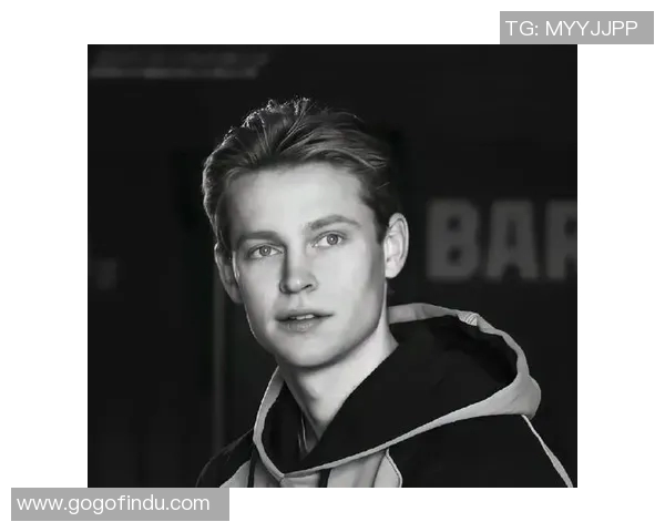 德容足球明星头像解析与其职业生涯的辉煌成就回顾