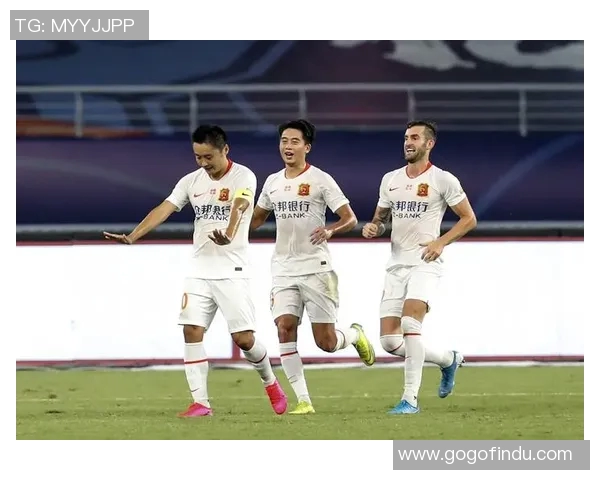 武汉足球队状态飙升创新高引发球迷热议与期待