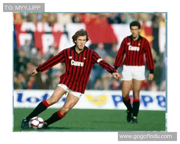 南京足球队的崛起与荣耀揭秘:探索他们背后的力量与精神 南京足球队的崛起与荣耀揭秘:探索他们背后的力量与精神