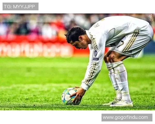 男生为何对足球明星情有独钟背后的心理与文化因素解析 男生为何对足球明星情有独钟背后的心理与文化因素解析